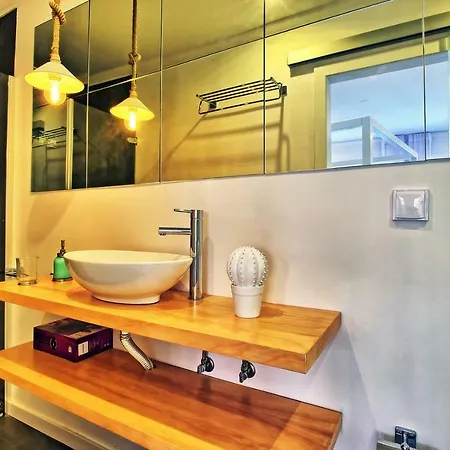 Localtraveling Cathedral & Castle - Family Apartment Lissabon
